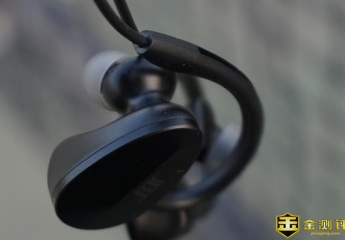 【金测评】JEET X 勇士限量版蓝牙耳机测评：音乐与运动的跨界结合