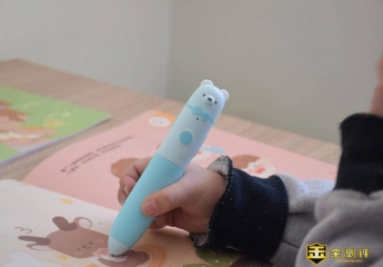 【金测评】机器岛AI点读笔:寓教于乐,边玩边学,孩子成长的好帮手