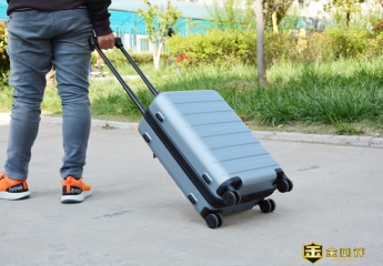 【金测评】90分七道杠旅行箱:告别等待,趁年轻一起出去看看