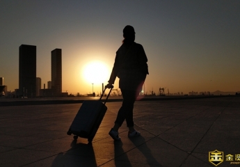 【金测评】90分七道杠旅行箱:高颜值,售价300多