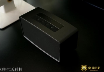 360智能AI音箱：一个智能音箱可以当2个用