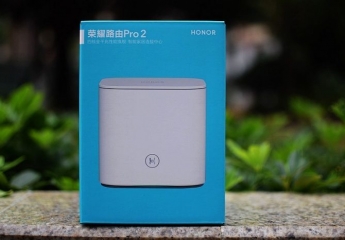 四核全千兆性能旗舰荣耀路由Pro 2:智能家居连接中心