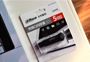便携双接口,快速传输,大华手机U盘P609体验