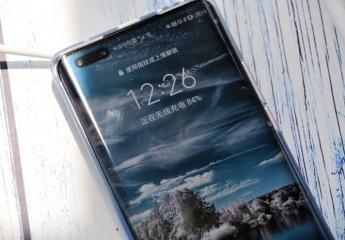 【金测评】ESR亿色雅置无线充:Mate40也能MagSafe磁吸充电