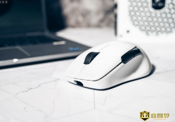【金测评】冰豹KONE PRO AIR上手:75克的电竞鼠标,反应速度快到飞