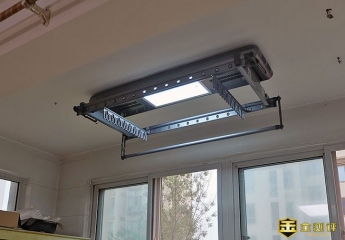 【金测评】云米互联网晾衣机阳光暖烘版体验:懒人懒福,自动升降带烘干