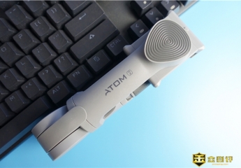 【金测评】随拍ATOM2手机稳定器:我见过最小巧,最便携的三轴稳定器