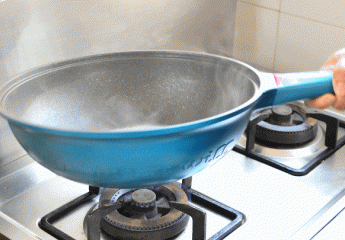 【金测评】素手做羹汤?帝伯朗菲尼雅不粘锅:无油也能煎蛋