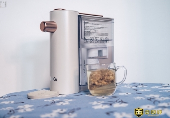 【金测评】LAICA莱卡直饮过滤饮水机体验:3秒制取洁净热水,温度刚好不烫口
