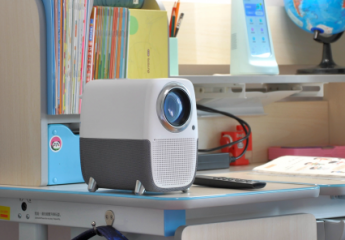 【金测评】泰捷 WEBOX T1S 投影仪:千元售价真1080P,还支持梯形校正