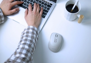 【金测评】咪鼠M5语音鼠标上手体验:一键搞定,得力的办公助手