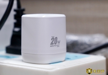 【金测评】南卡20W迷你PD充电器C2:小身材、大惊喜