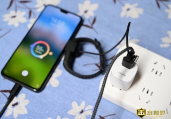【金测评】南卡C2充电头上手:小巧的双接口充电器,插头还能折叠