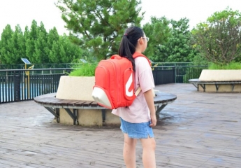 【金测评】悬浮减重&九点承托设计,UBOT抗菌减压护脊书包JUMBO体验!