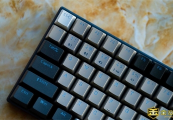 【金测评】雷柏V700-8A机械键盘:紧凑级机身,为游戏而战
