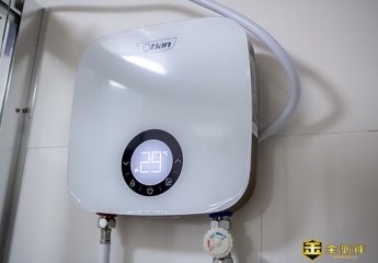 【金测评】奥特朗C11H-Z70A热水器:安全健康的高颜值选择