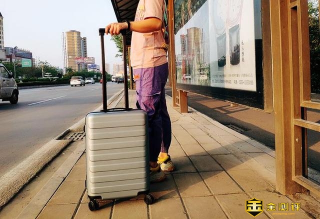 【金测评】90分七道杠旅行箱: 商旅两用,出差旅行耍酷好帮手