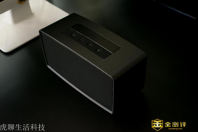 360智能AI音箱：一个智能音箱可以当2个用