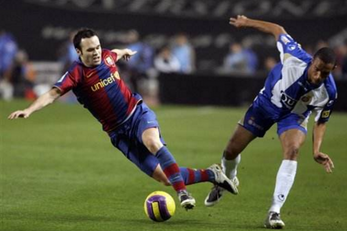 趔趄的意思是什么?趔趄的近义词?趔趄怎么读?