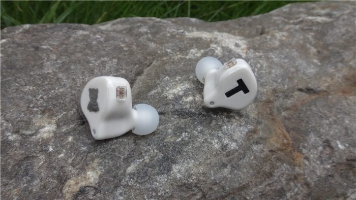 【金测评】带上锦瑟香也S2 PRO耳机去旅游，我有更多的谈资