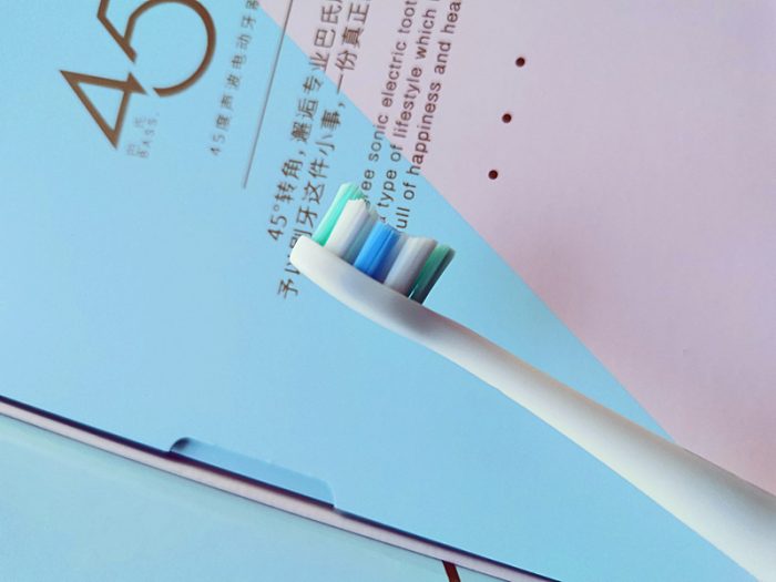 usmile 45度小白刷：黑科技产品，给你一口净白牙齿