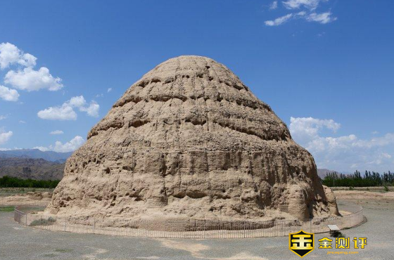 【抔】抔的读音是什么？抔的意思是什么？一抔黄土的读音是什么？