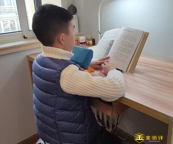 【金测评】【视频】拥有UBOT智能坐姿矫正器，孩子坐姿再也不用老母亲操心啦！