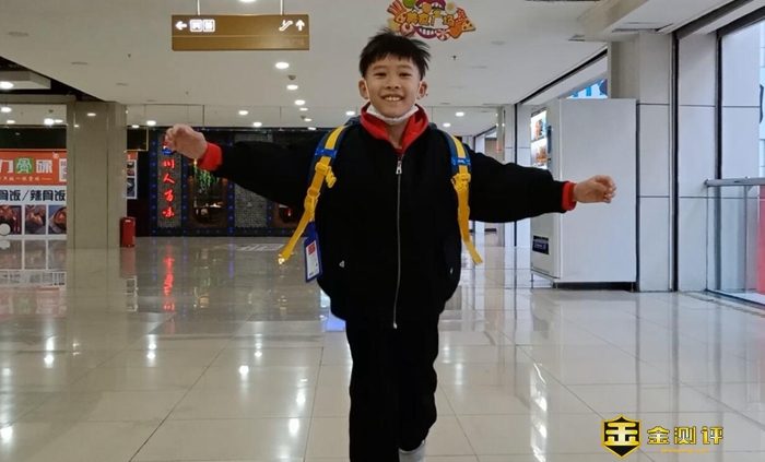 【金测评】UBOT抗菌护脊减压书包Pro版：这款书包最适合我家那皮小子