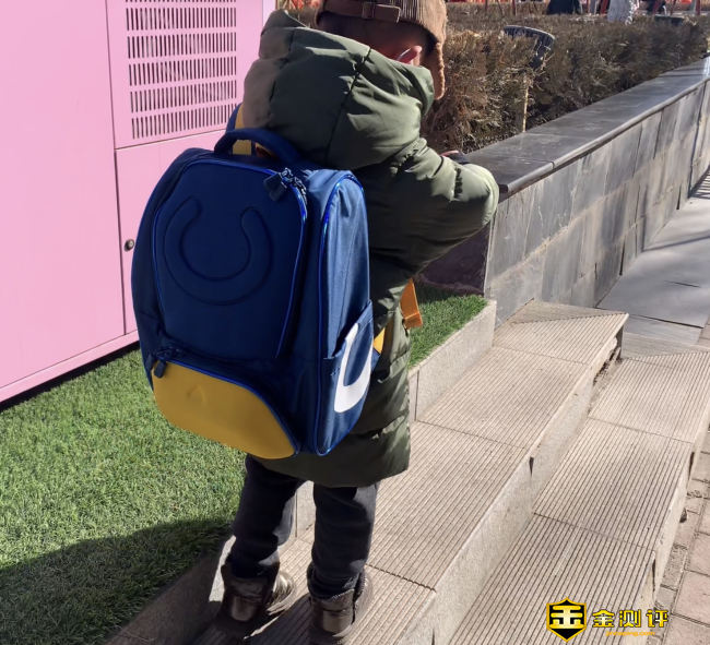 【金测评】【视频】Ubot 抗菌护脊减压书包Pro版：开学首选礼物